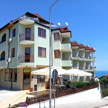 Family Hotel Amore Bjala Exteriör bild