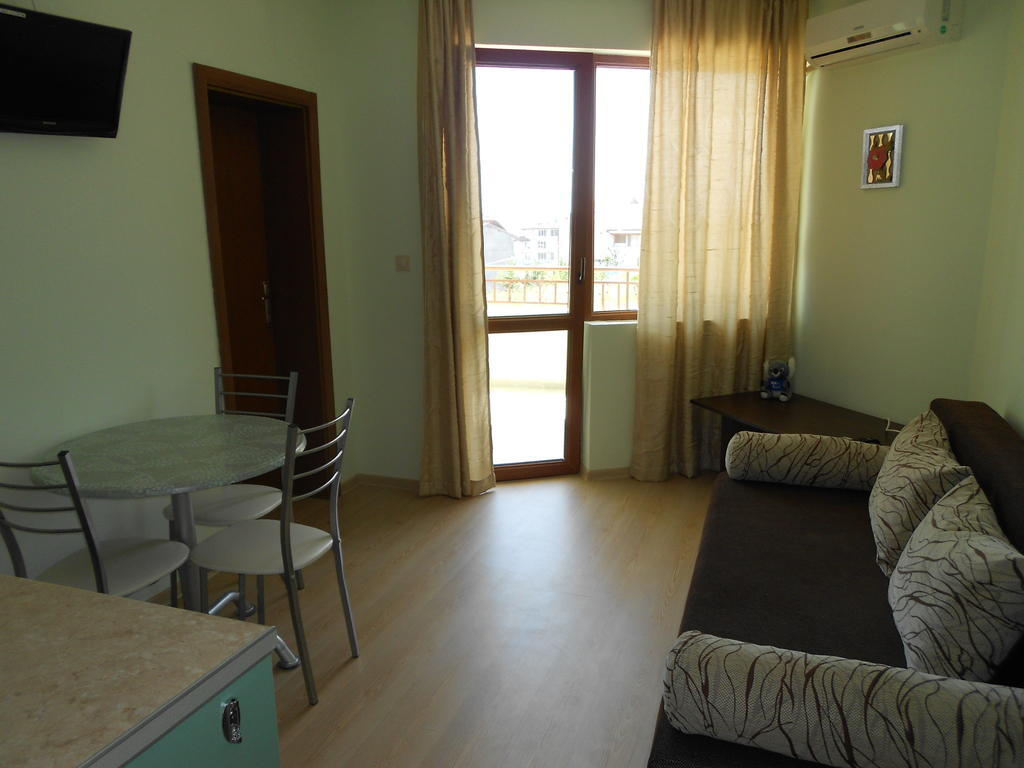 Family Hotel Amore Bjala Rum bild