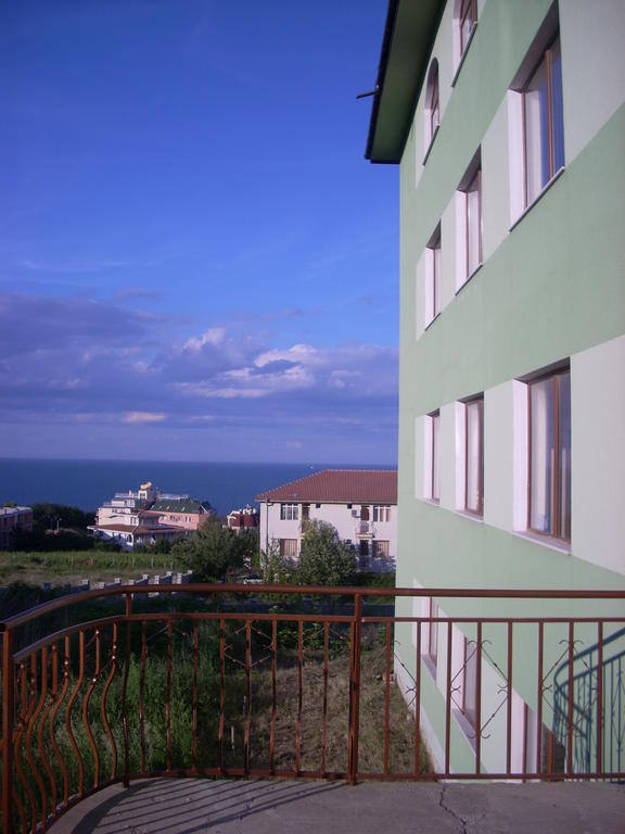 Family Hotel Amore Bjala Exteriör bild