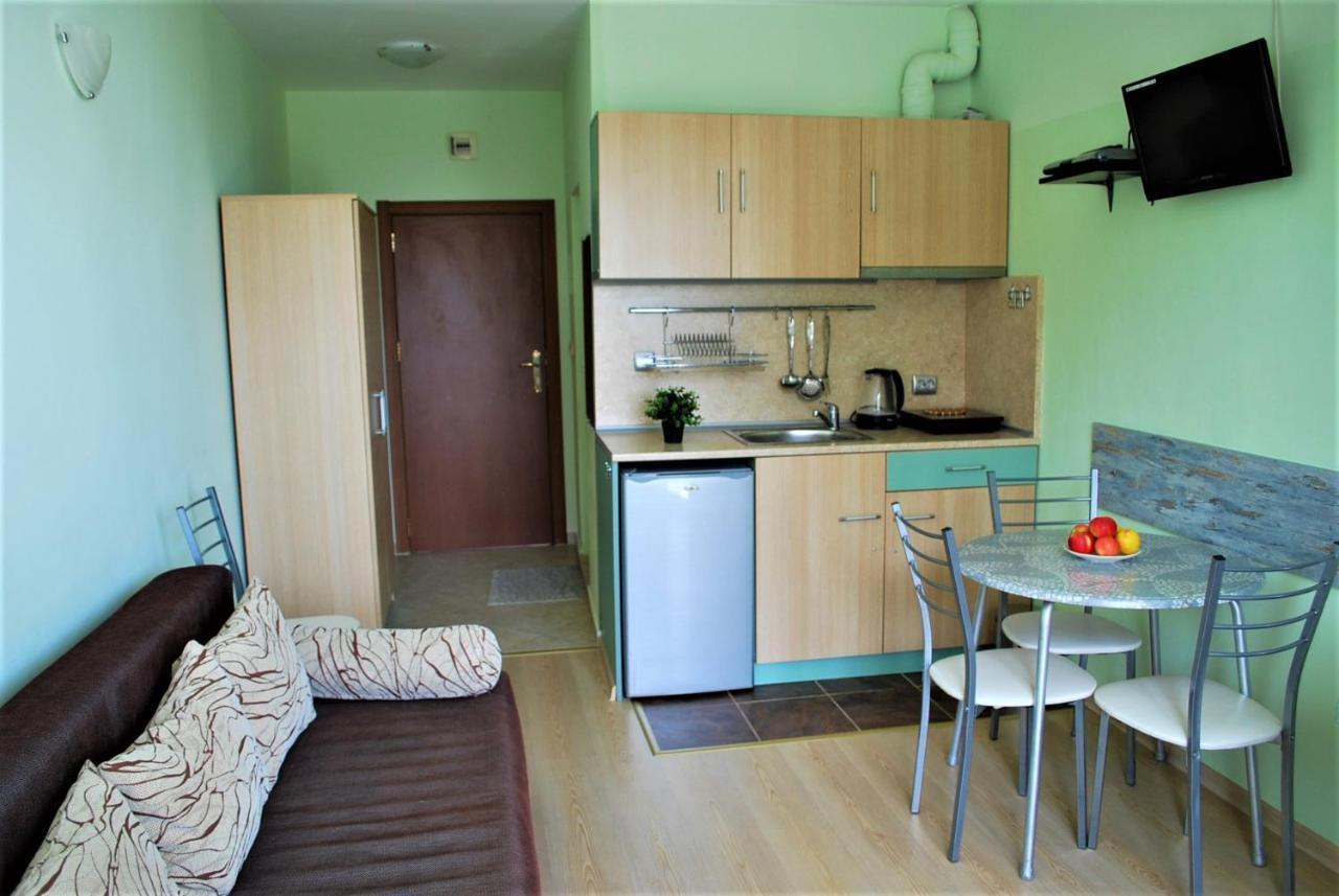 Family Hotel Amore Bjala Exteriör bild